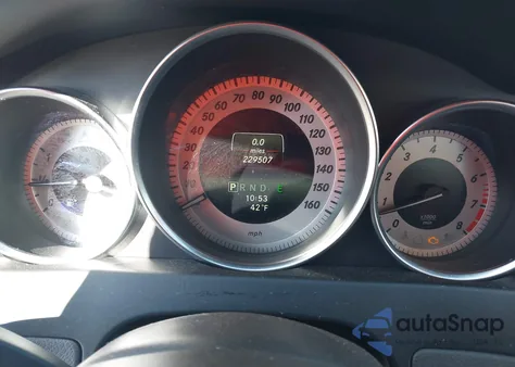 2014 Mercedes-Benz C 300 Sport 4Matic z USA, uszkodzony, nr VIN WDDGF8ABXEA935819